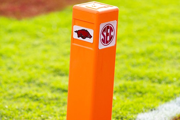 Fifth-year senior duo drives Razorbacks' offensive line - Vimarsana News