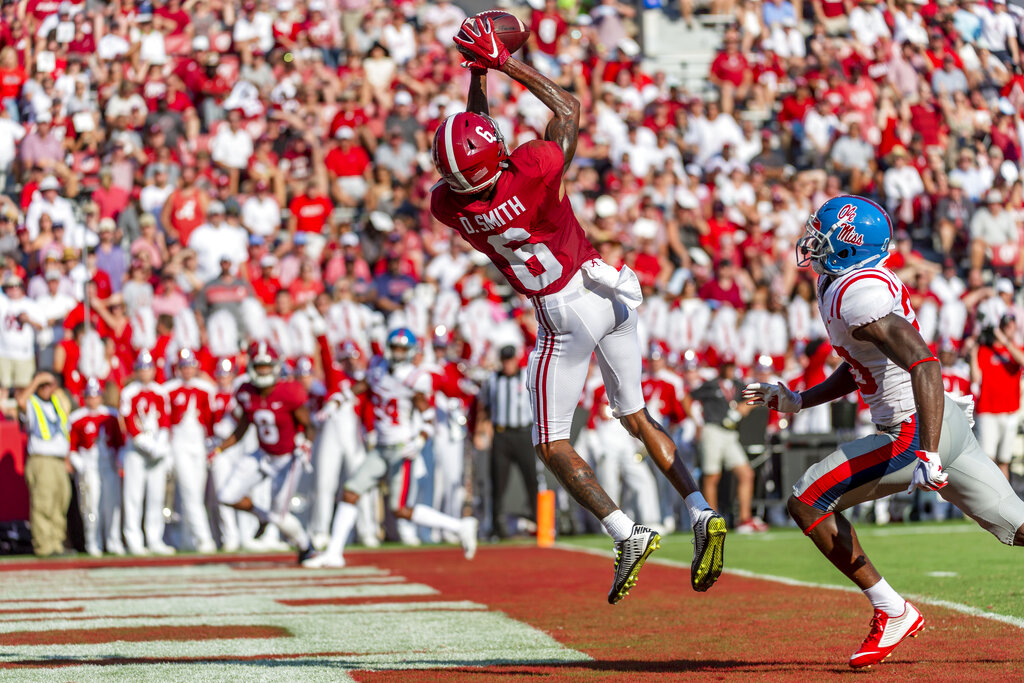 WholeHogSports - Gators sweep, drop Hogs to last in the SEC