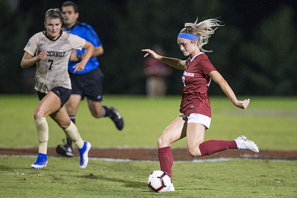 WholeHogSports - Gamecocks look to build on win streak