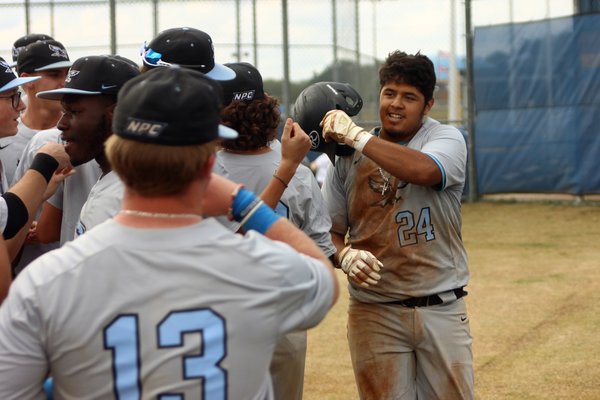 Minjarez, Hackney lead Nighthawks past Mustangs | Hot Springs Sentinel ...