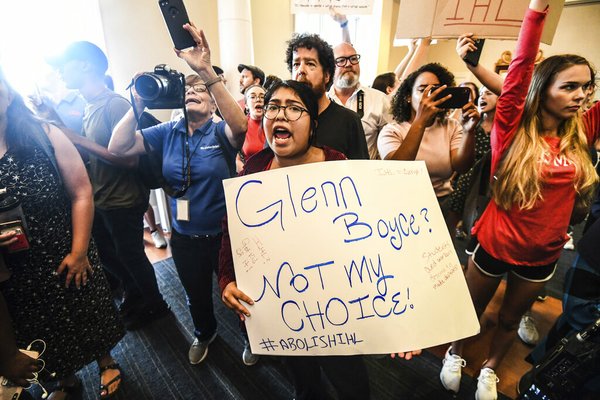 Protesters shout down Ole Miss chancellor announcement | Northwest ...