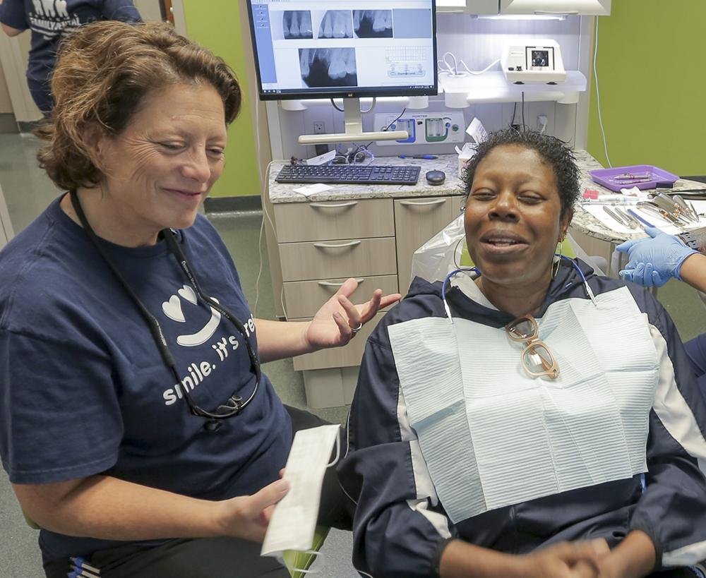 Little Rock dental clinic provides free care