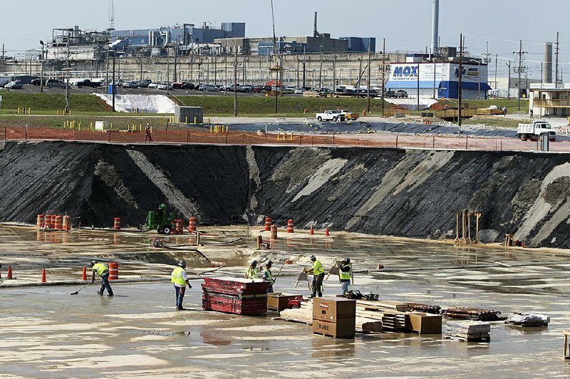 Construction crews work in the summer of 2007 on the Mixed Oxide Fuel Fabrication Facility at the Savannah River nuclear complex near Aiken, S.C. Federal funding for the project was cut in 2016. 