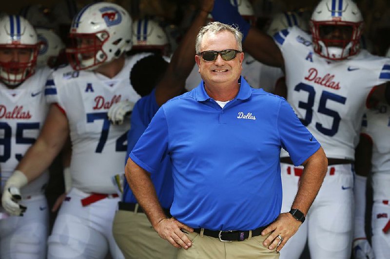 Which Dallas-area recruits are opening eyes, and how does SMU's