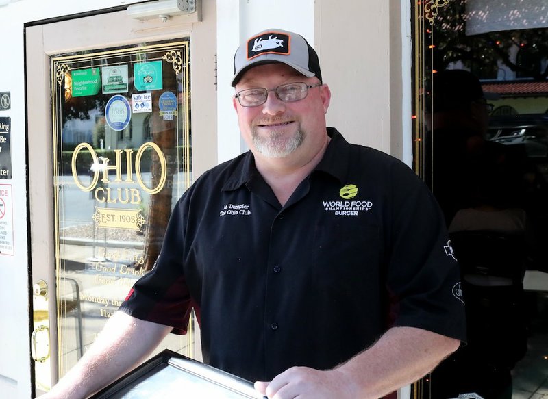 (video) 'Burger Chef' brings home the bacon at world championship Hot