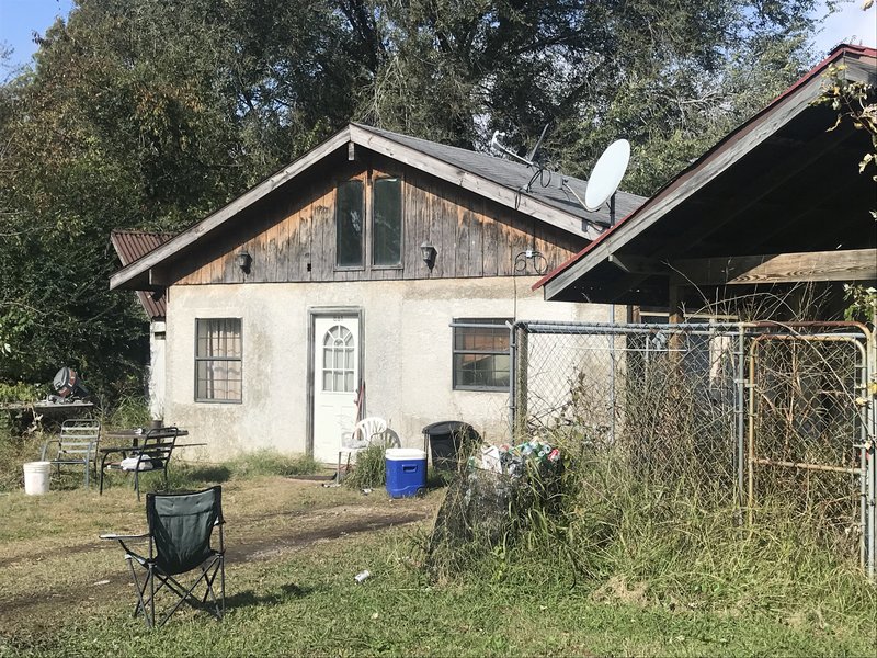 NWA Democrat-Gazette/DAVID GOTTSCHALK
A home on O'Neal Avenue in Elm Springs.