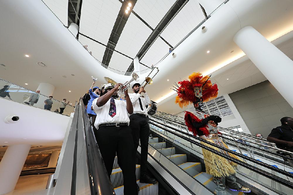 New Orleans airport debuts $1.3 billion terminal