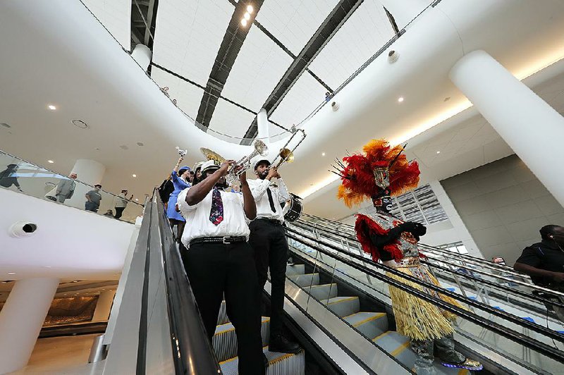 Official Home - Louis Armstrong New Orleans International Airport