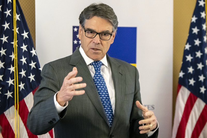 Perry Denies Aiding Allies Gain Ukraine Fuel Rights 