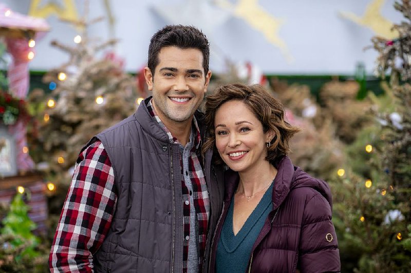 When Nick (Jesse Metcalf) is fired at Christmastime, he takes a job at a Christmas tree lot where he meets Julie (Autumn Reeser). There Nick discovers the joy of helping others in Hallmark Channel’s new movie Christmas Under the Stars. 