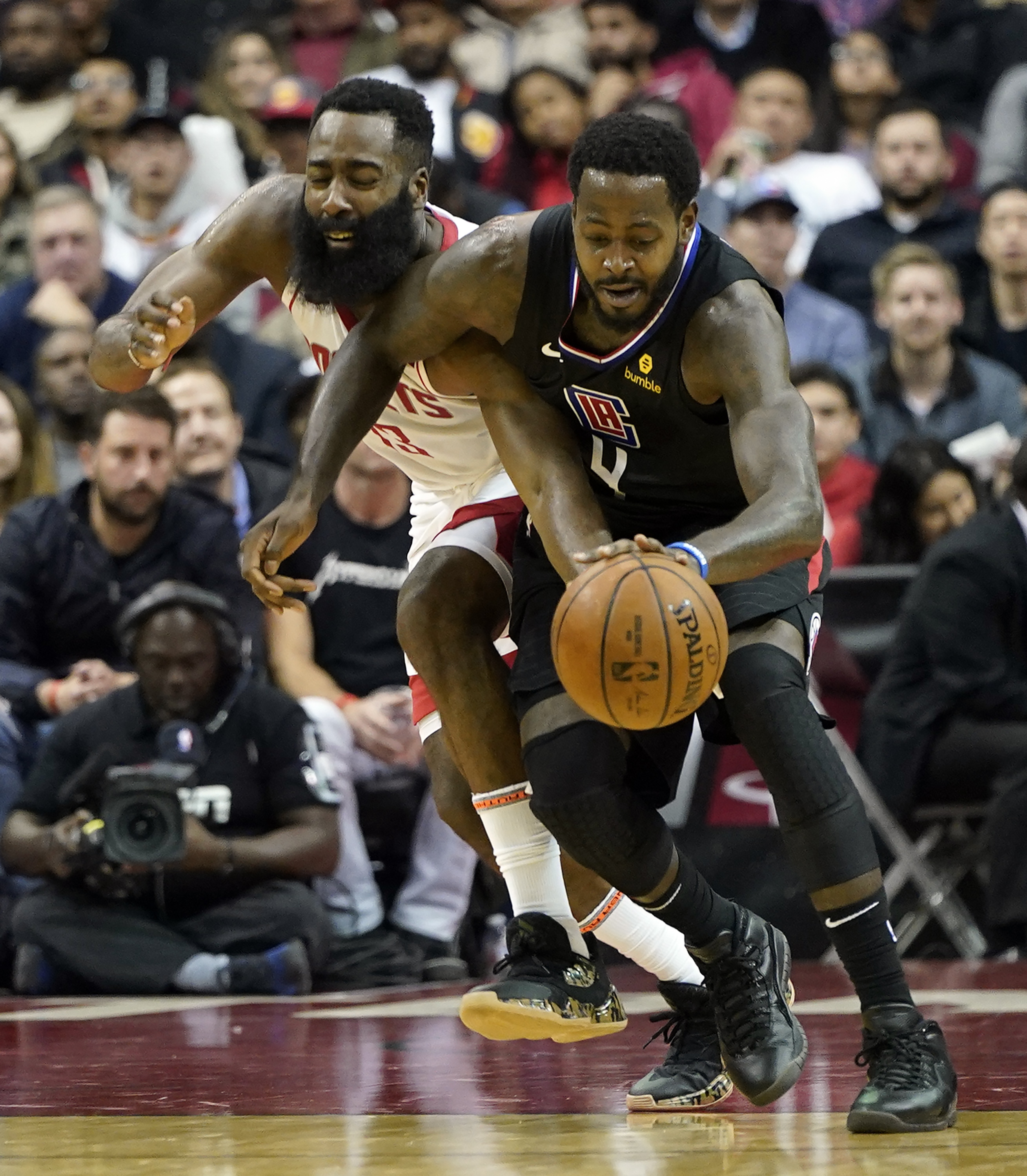 Harden, Rockets defeat Clippers