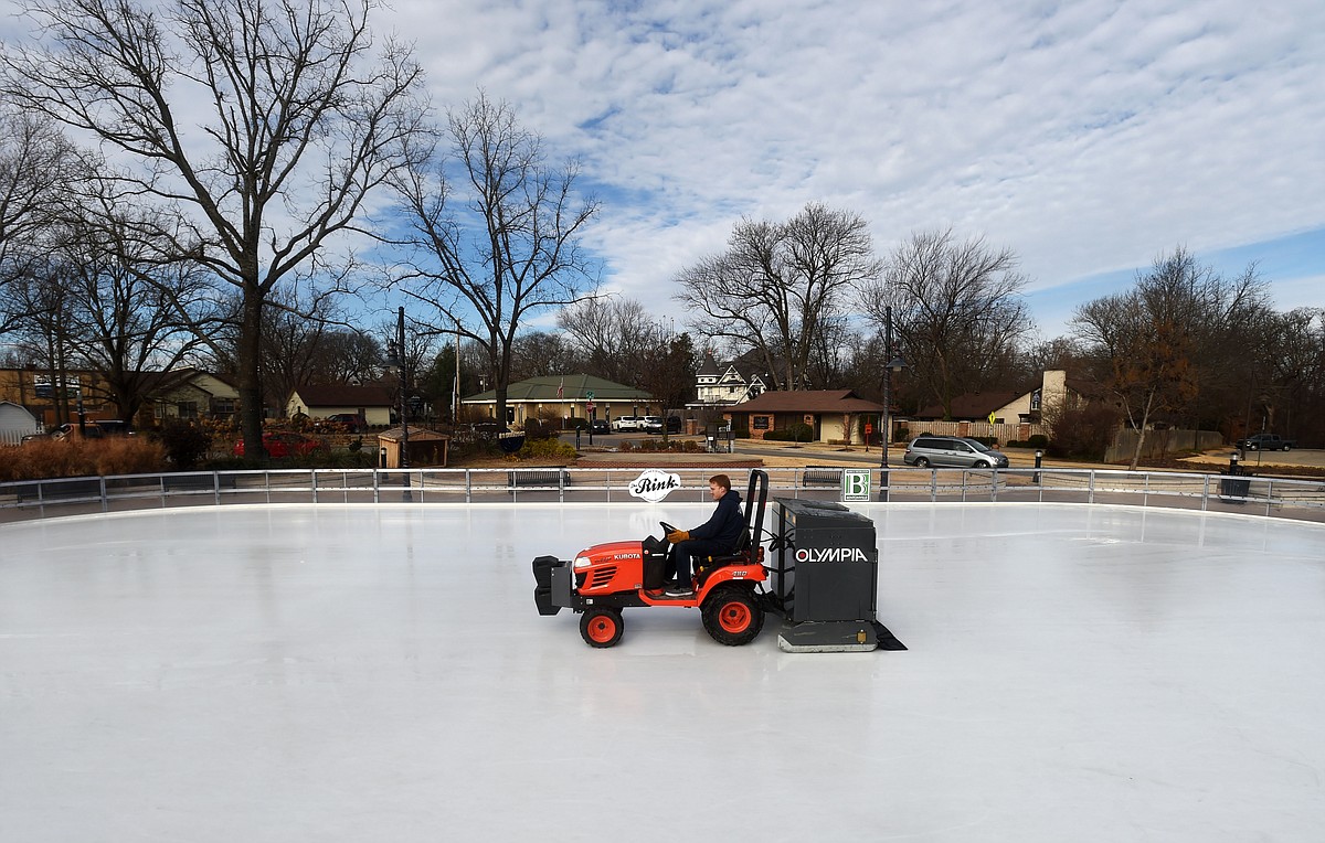 Bentonville ice rink set to open | Northwest Arkansas Democrat-Gazette