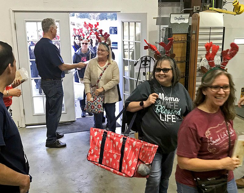DaySpring warehouse sale draws holiday shoppers Siloam Springs Herald