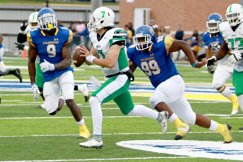 SAU’s Antonio Washington, 6-1, 275 pounds, chases the quarterback. The Marshall, Texas, junior was named to the 2019 AFCA All-American Team.