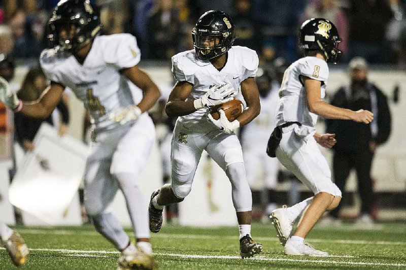 Junior tailback Hunter Smith averaged 9.7 yards per carry and finished with 213 rushing yards Friday night. “He’s a stud,” Joe T. Robinson Coach Todd Eskola said. 