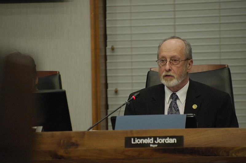 Fayetteville Mayor Lioneld Jordan gives his annual State of the City address on Tuesday, Jan. 16, 2018, at City Hall.
(NWA Democrat-Gazette/STACY RYBURN)