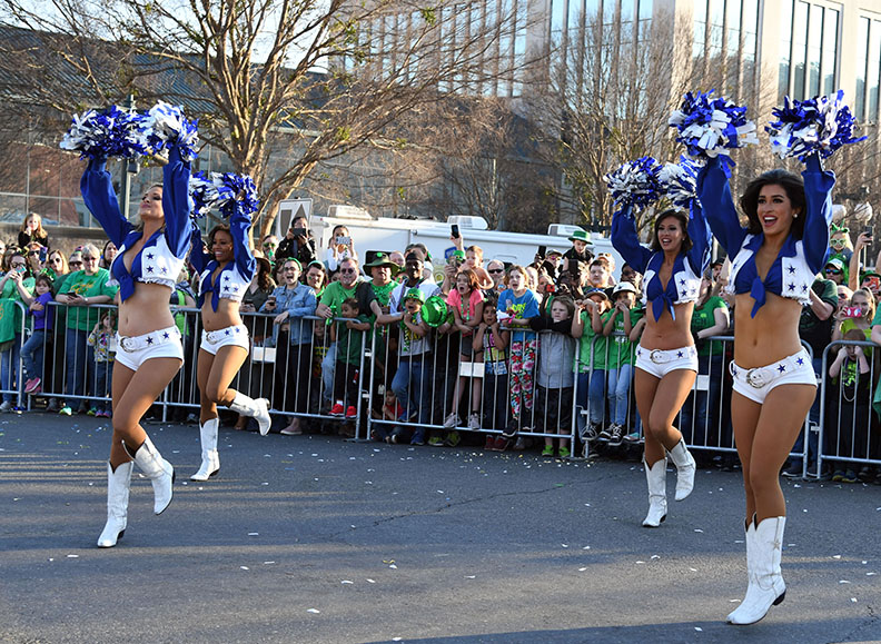 Dallas Cowboys Cheerleaders To Return For Parade