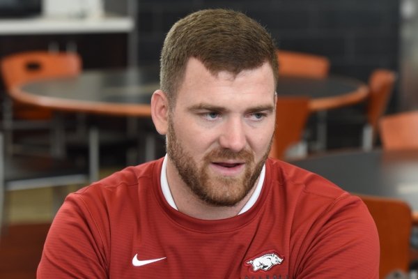 Tight end planning March visit to Arkansas