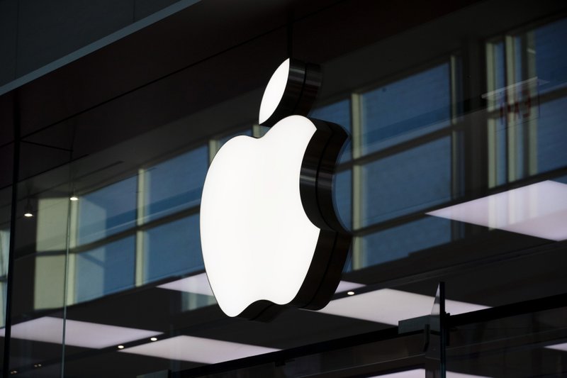 An Apple inc. logo is displayed at their store at Yorkdale mall in Toronto on Aug. 22, 2019. MUST CREDIT: Bloomberg photo by Brent Lewin.