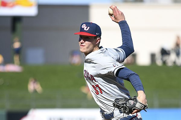 Gonzaga Bulldogs Alek Jacob (37) throws a warm up pitch during an NCAA baseball game against the Oregon State Beavers on Saturday, Feb. 15, 2020 in Surprise, Ariz. (AP Photo/Jennifer Stewart)