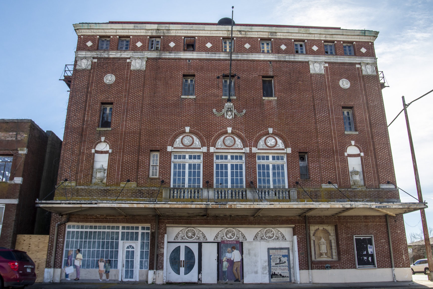Some of Saenger’s glamour still glinting