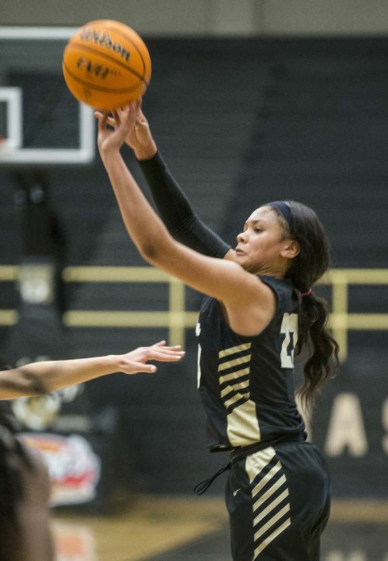 Nettleton guard Elauna Eaton, who signed to play at Arkansas, averaged 23.1 points and 7.9 rebounds per game this season. (NWA Democrat-Gazette/Ben Goff) 