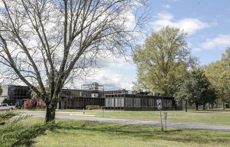 Amazon has signed a 10-year lease for the land and buildings at 12401 Interstate 30 to serve as the company’s second caentral  Arkansas facility, sources said.
(Arkansas Democrat-Gazette/John Sykes Jr.)