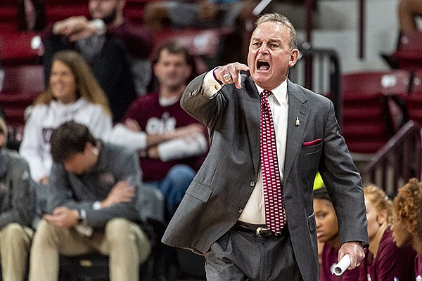 Texas hires former Razorback assistant Vic Schaefer away from ...