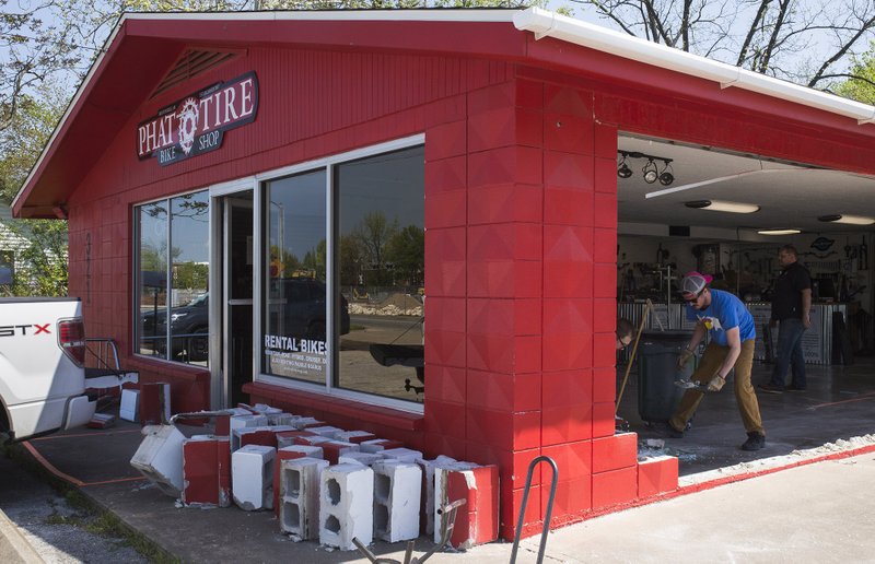 Vehicle hits Rogers building Northwest Arkansas DemocratGazette