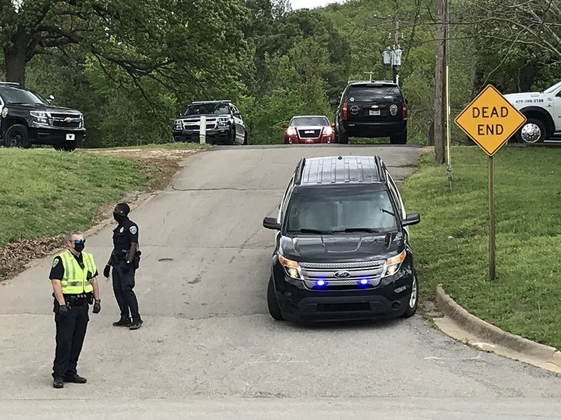 Man found dead in south Fayetteville shooting