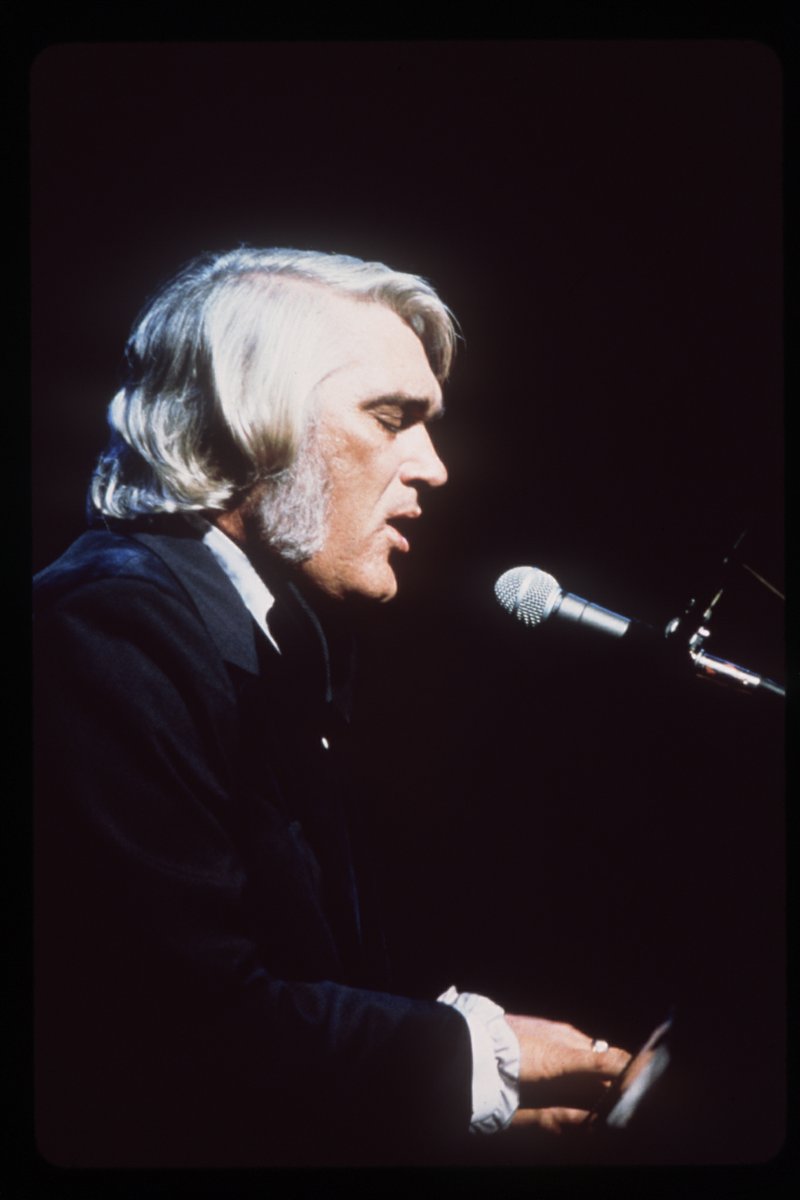 St. Francis County native Charlie Rich, who died in 1995, will receive a special honor at this year's Arkansas Country Music Awards, which has been rescheduled for Aug. 3. 