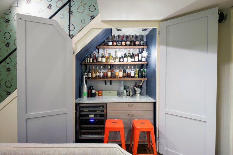 A home bar can be simple. The trick to drawing out your inner bartender while staying home is to improvise and innovate, and above all, keep it simple. 
(The New York Times/Katherine Marks)