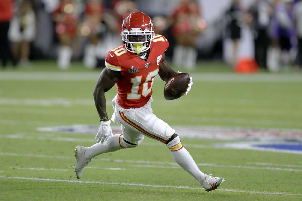 Chiefs sign Tyreek Hill to 3-year, $54 million extension