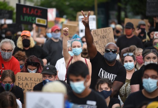 Thousands protest peacefully in Fayetteville | The Arkansas Democrat ...