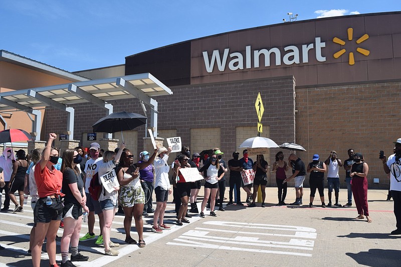 Walmart closes Little Rock stores because of Sunday protests