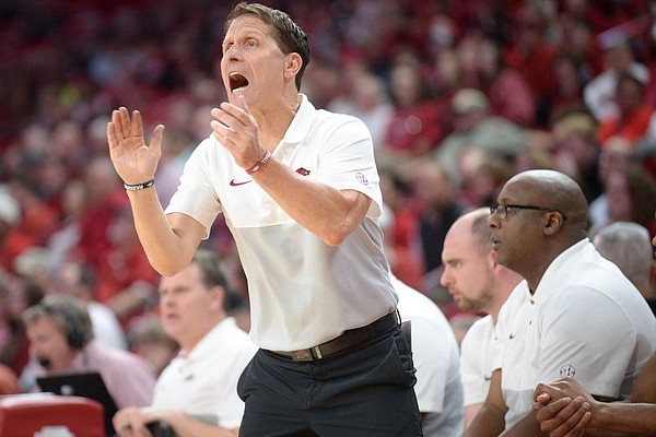 NWA Democrat-Gazette/ANDY SHUPE
Arkansas coach Eric Musselman directs his players Saturday, Nov. 16, 2019, during the second half of play against Montana in Bud Walton Arena in Fayetteville. Visit nwadg.com/photos to see more photographs from the game.