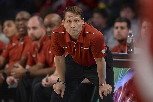 Arkansas Coach Eric Musselman and his staff elected to wear polo shirts and slacks instead of suits throughout their first season with the Razorbacks. Now Musselman’s friends on NBA staffs are looking to him for tips on more casual attire.
(AP file photo)