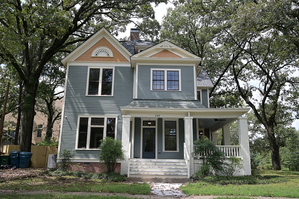 520 N. Cedar St. — Owned by Donna M. Thomas and Mary E. Thomas, this house was sold to William S. Sosebee for $600,000.