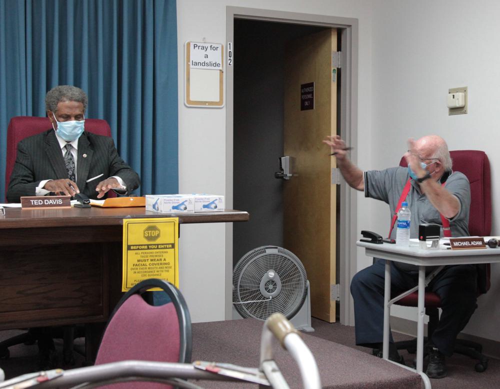 Combative election authority censures one of its members