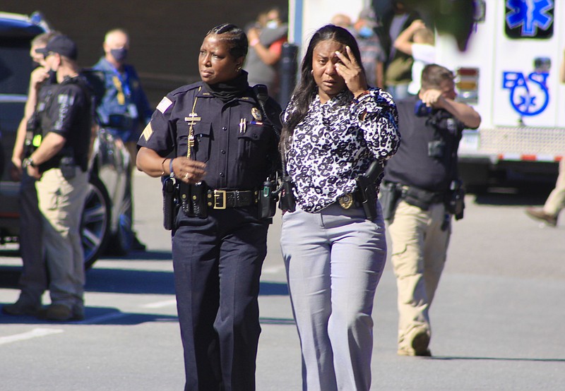 City is left in sorrow after loss of officer | Northwest Arkansas ...