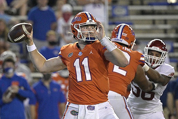 Florida Gators QB Kyle Trask returns to sideline