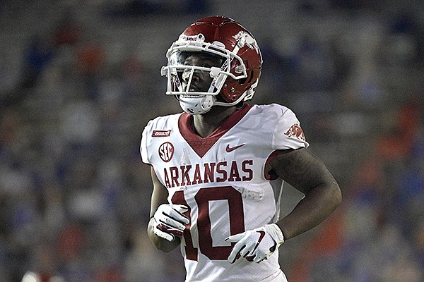 Arkansas wide receiver De'Vion Warren (10) sets up for a play during the second half of an NCAA college football game against Florida, Saturday, Nov. 14, 2020, in Gainesville, Fla. (AP Photo/Phelan M. Ebenhack)


