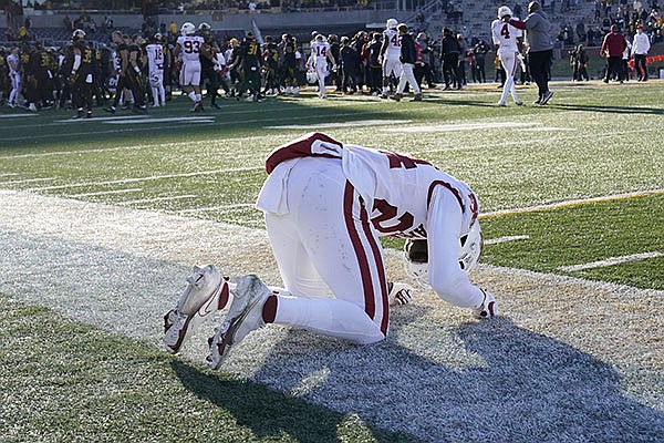 WholeHogSports - No. 1 Tigers win big in finale, take series from