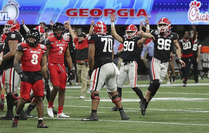 Late 53yard kick caps rally