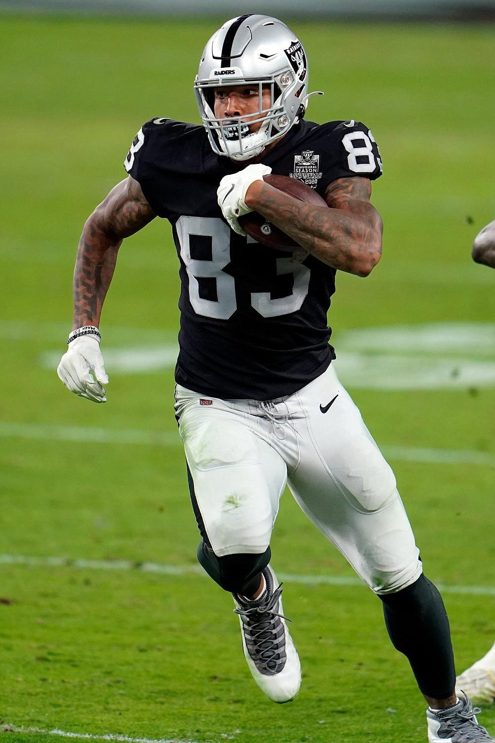 Las Vegas Raiders tight end Darren Waller (83) makes a catch