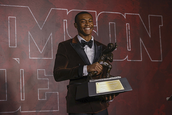 Alabama's DeVonta Smith is 1st WR to win Heisman in decades