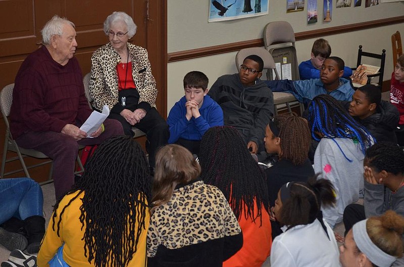 The oldest living Fordyce Redbug, Dusty Lansdale, with his wife, Cybil, talks about his World War II experience aboard the USS Maryland with seventh and eighth graders during a pre-pandemic educational program at the Dallas County Museum.
(Special to The Commercial/Richard Ledbetter) story.lead_photo.caption