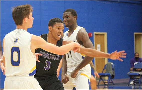 Southern Arkansas’ Dodge Brown (0) gets a pick from teammate Victor Ihrihri (11) during Saturday’s 69-58 GAC win at the W.T. Watson Center. The Muleriders will host Arkansas-Monticello at home tonight.