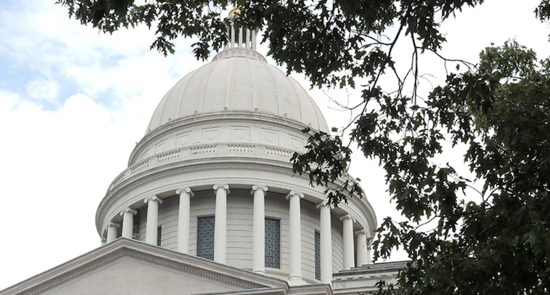 Arkansas governor eyes Dec. 6 for start of special legislative session to cut income taxes - Vimarsana News
