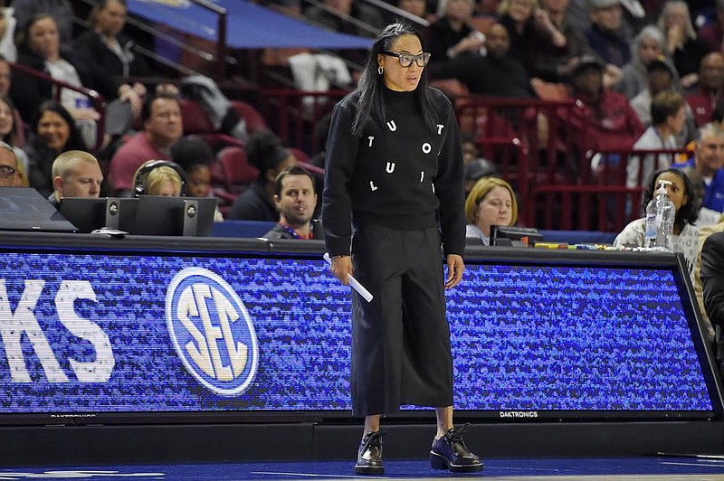 South Carolina head coach Dawn Staley, right, and assistant coach